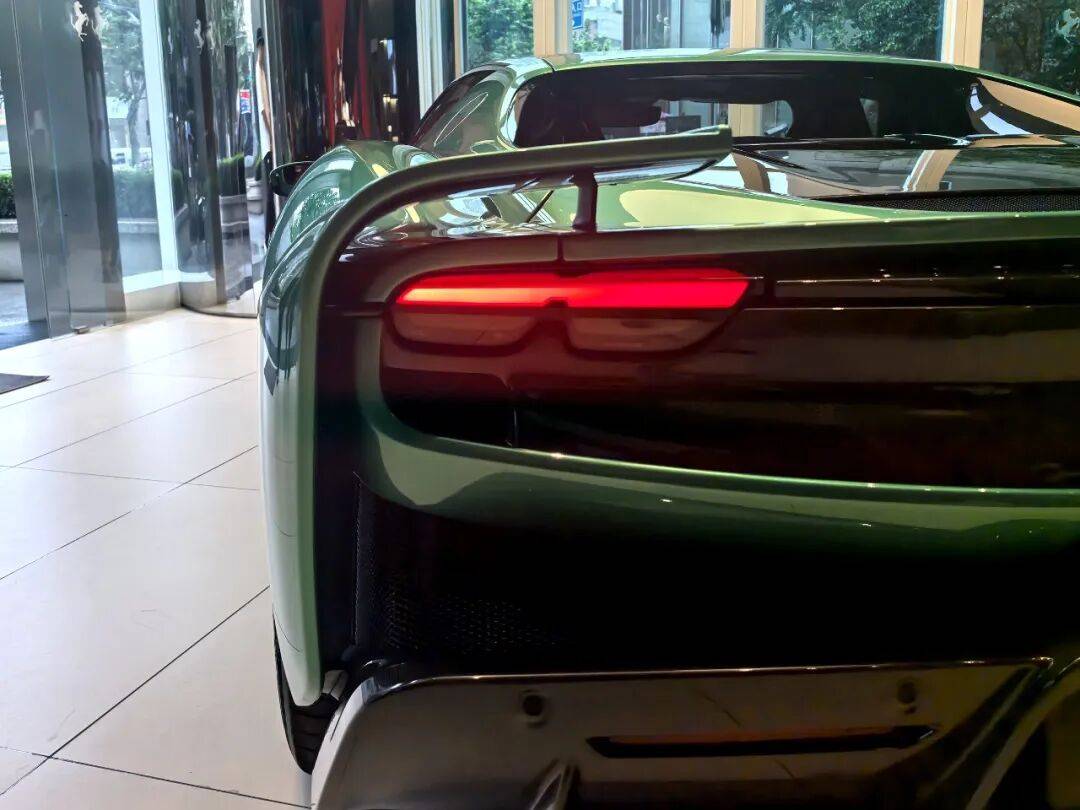 法拉利296 Speciale承襲法拉利Challenge Stradale、法拉利430 Scuderia、法拉利458 Speciale與法拉利488 Pista等特別版車型的精髓