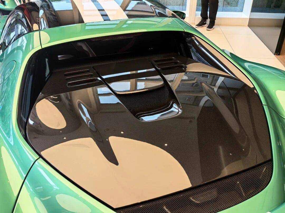 法拉利296 Speciale承襲法拉利Challenge Stradale、法拉利430 Scuderia、法拉利458 Speciale與法拉利488 Pista等特別版車型的精髓