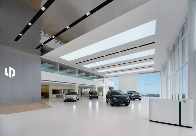 零跑:中產(chǎn)家庭的理性之選,百萬臺(tái)下的速度與溫情