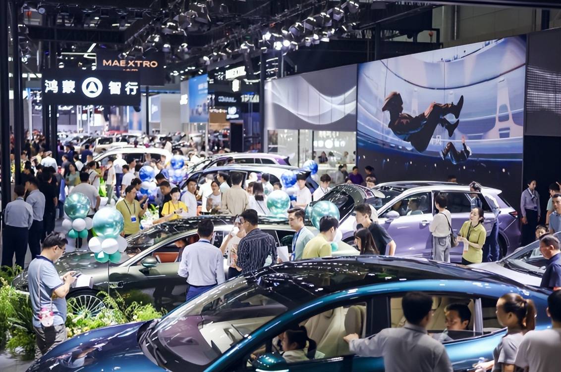 鴻蒙智行五界聚勢安徽車展:全系優惠引爆智慧出行熱潮