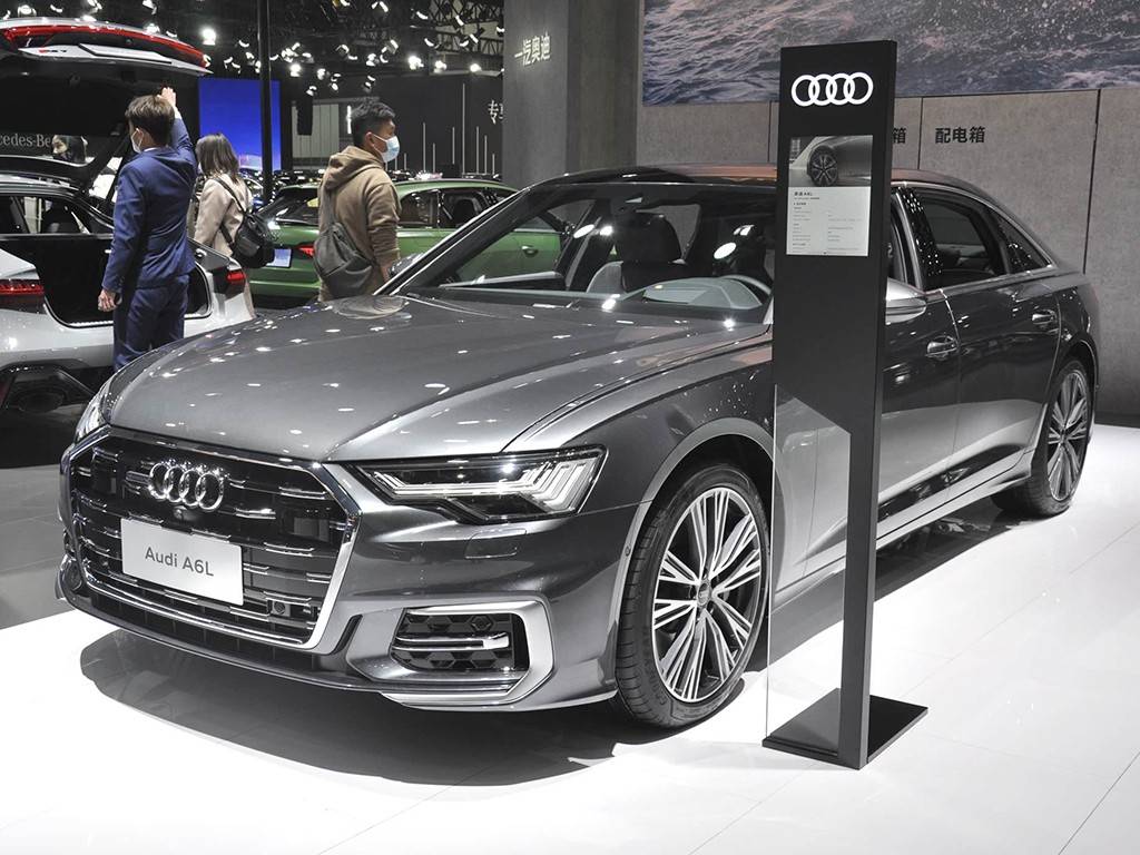 全新奧迪A6L要來了!對(duì)比現(xiàn)款,你覺得更好看還是變難看了?