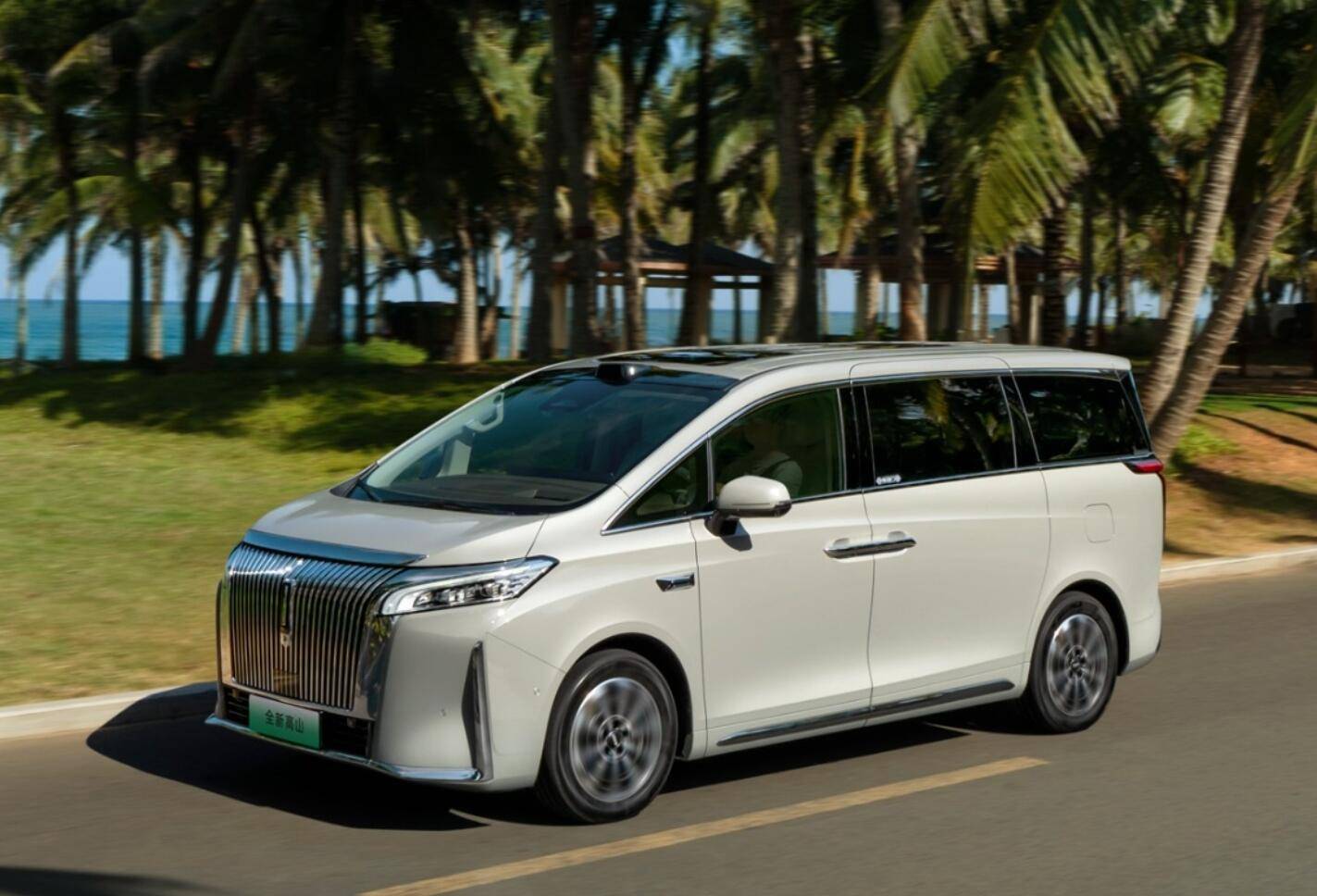 把錢包準備好 10月還有四款MPV來襲 傳祺向往M8宗師版領銜