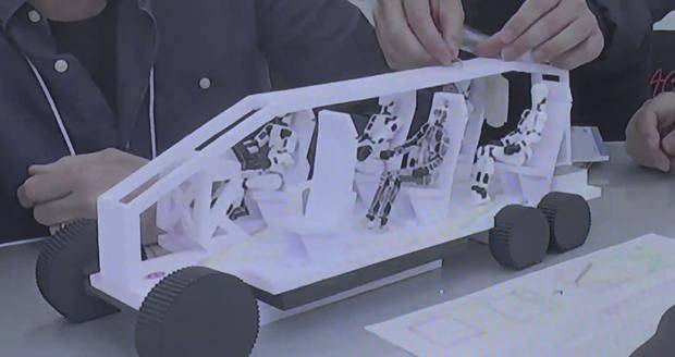 雷克薩斯LS概念車震撼首發(fā)!六輪MPV顛覆想象