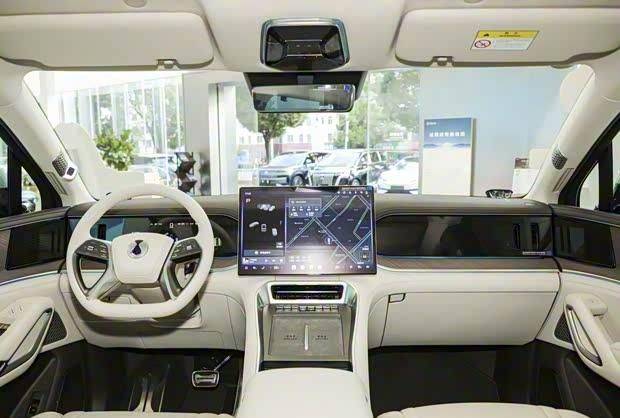 騰勢(shì)N9 OTA重磅升級(jí):全向記錄儀+車道級(jí)導(dǎo)航上線