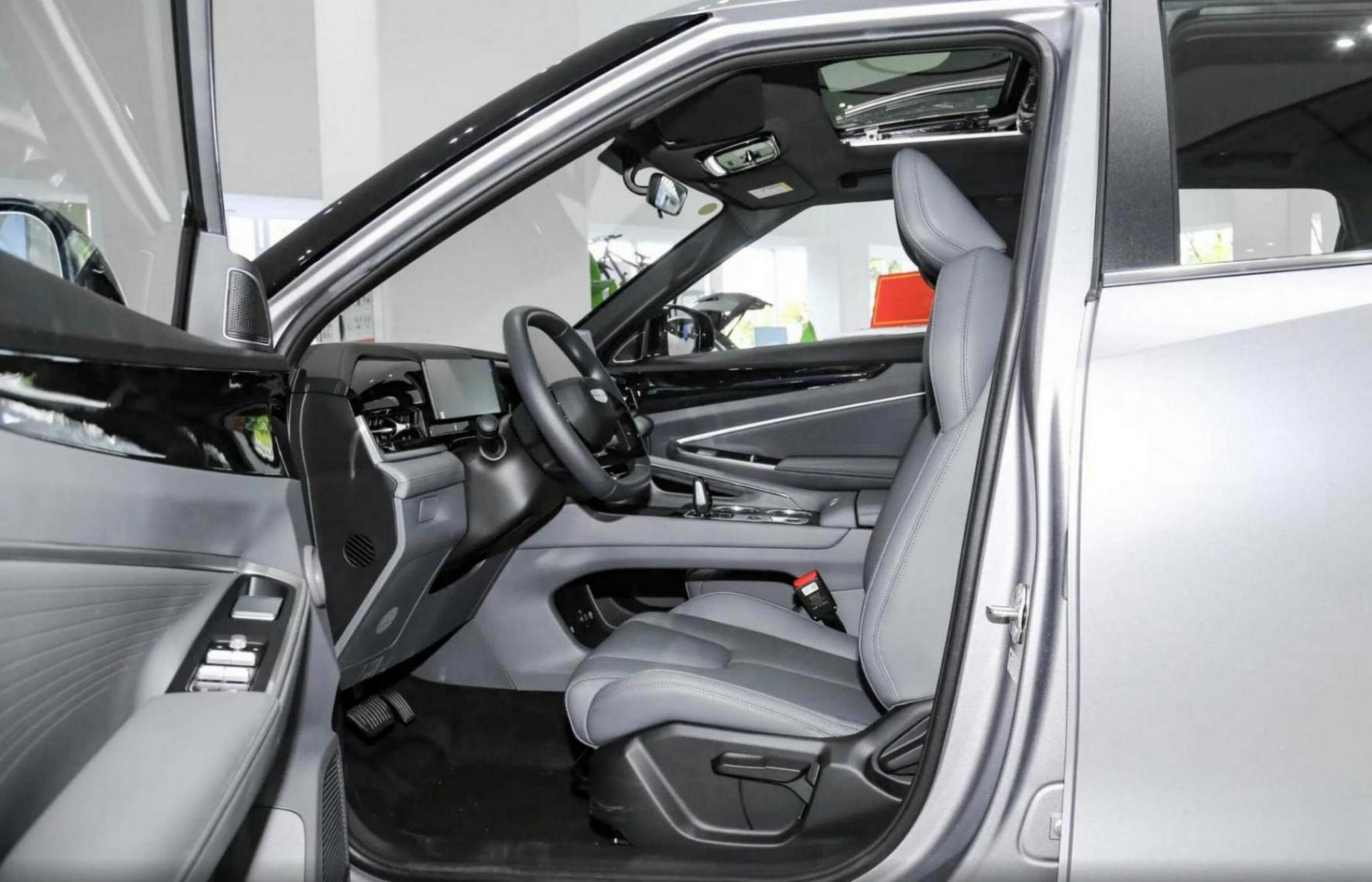 限時7.59萬起 新款長安CS75 PRO上市 跟吉利博越同級 家用該選誰?