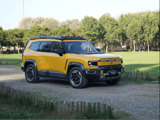 深藍(lán)G318對(duì)比方程豹鈦7 誰是可城可野的全能之選?