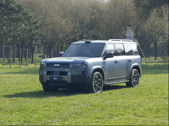 深藍(lán)G318對(duì)比方程豹鈦7 誰是可城可野的全能之選?