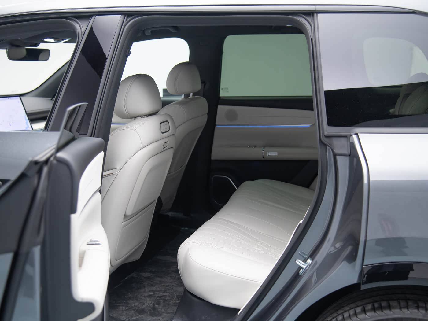 頂配的較量,長(zhǎng)安啟源Q07天樞智能激光版對(duì)上比亞迪宋L,孰強(qiáng)孰弱