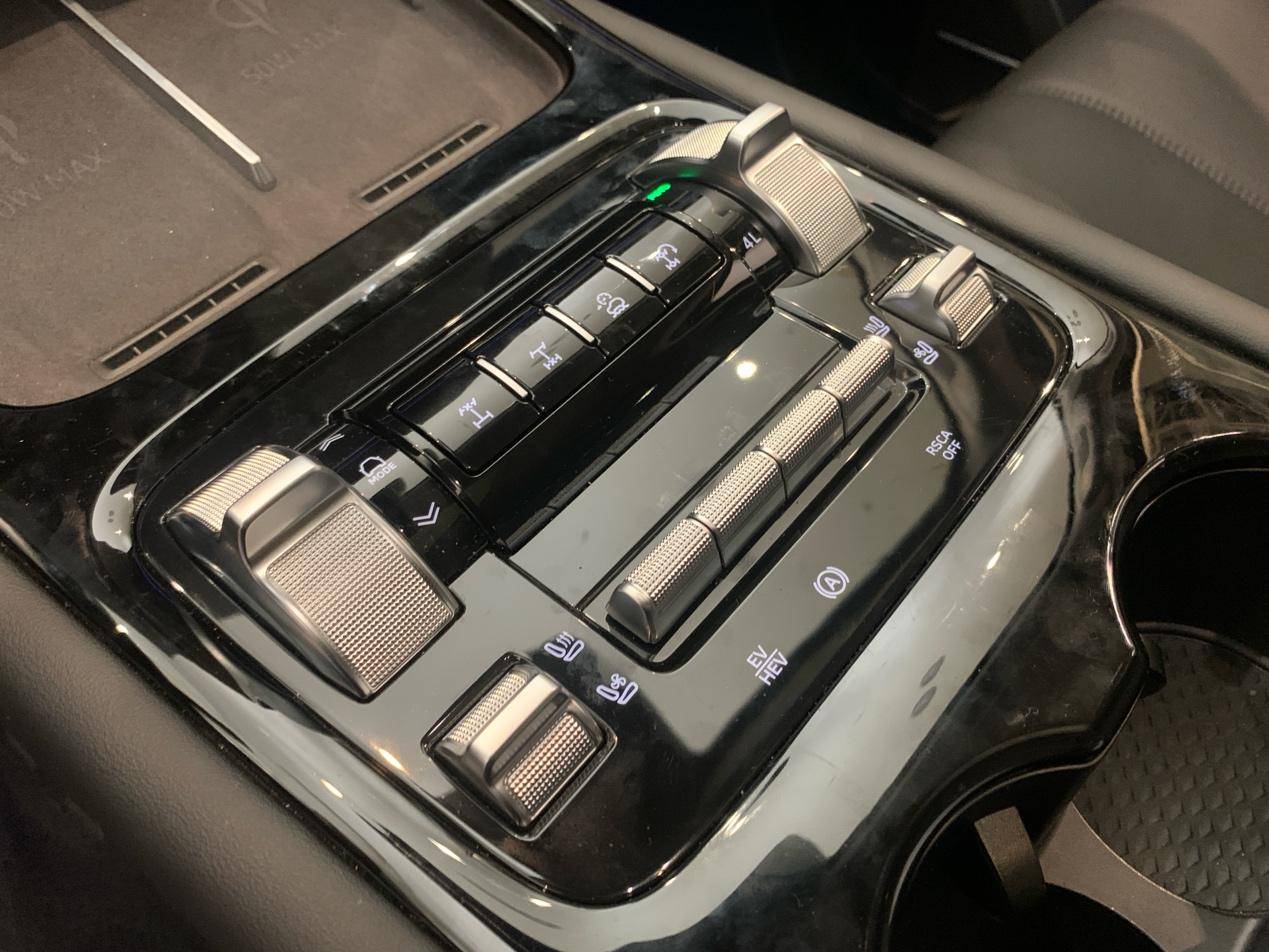 全新坦克400預售價30.98萬元起,Hi4-Z/智駕/冰箱/彩電都齊了