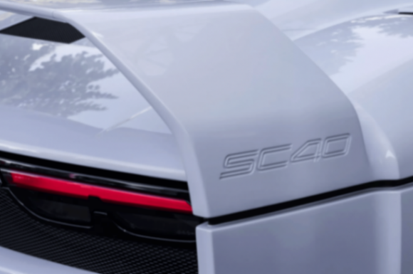 致敬F40,法拉利交付全新定制超跑SC40