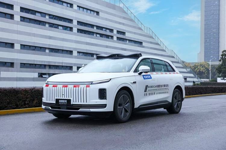 奇瑞放大招!48%熱效率發(fā)動機、固態(tài)電池,一大波“黑科技”亮相