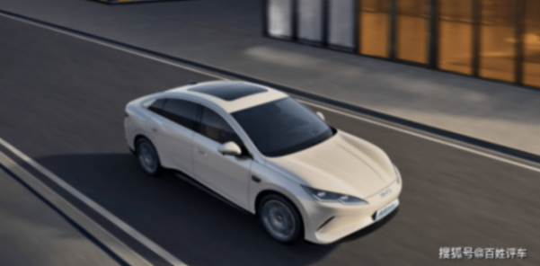 9月中級車市場洗牌,新能源新兵為何也栽了跟頭?