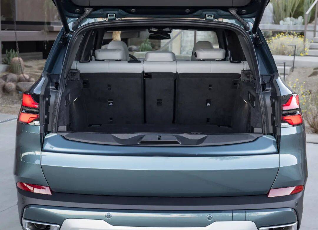 再見“天地門”?下一代寶馬X5或?qū)⒎艞壏煮w式尾門