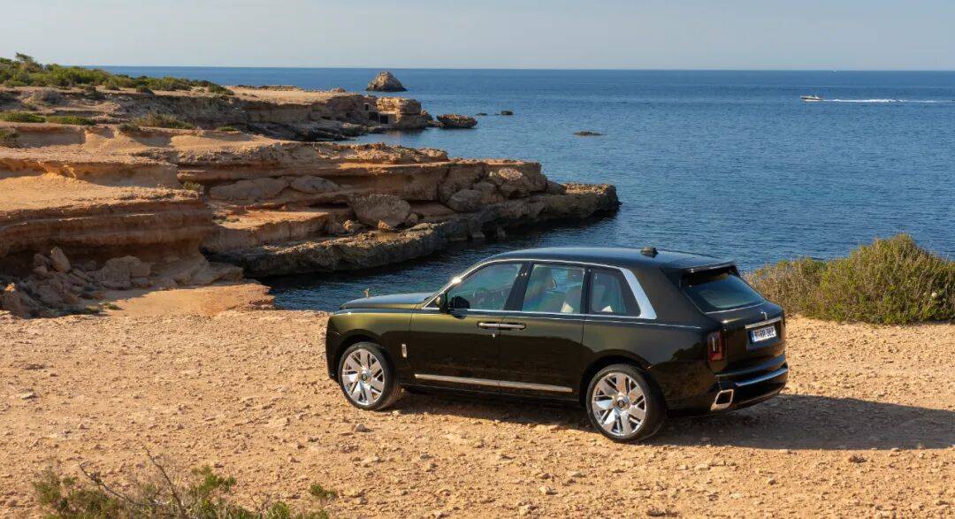 再見“天地門”?下一代寶馬X5或?qū)⒎艞壏煮w式尾門