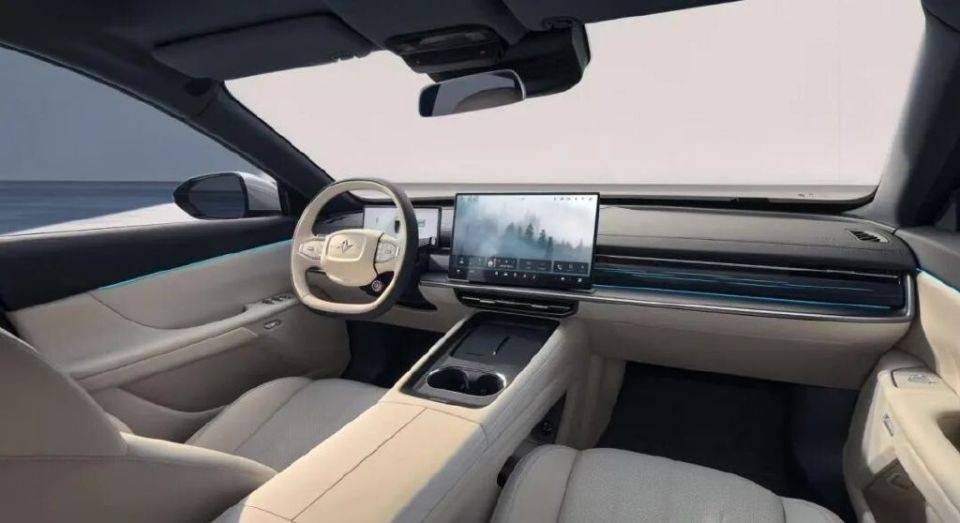 比肩奔馳CLA!2025款eπ007登陸新加坡,全球汽車市場(chǎng)的中國(guó)震撼