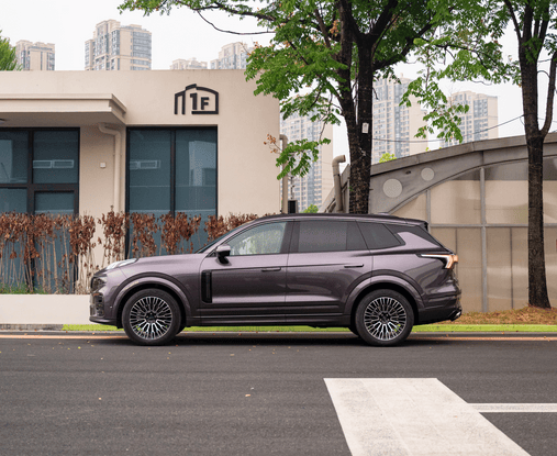 領克09上演“燃油逆襲”!19.88萬起的四驅大五座來了