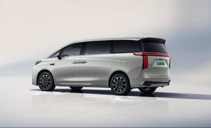 魏牌高山7 MPV新物種 30萬元以內(nèi)最能打的MPV