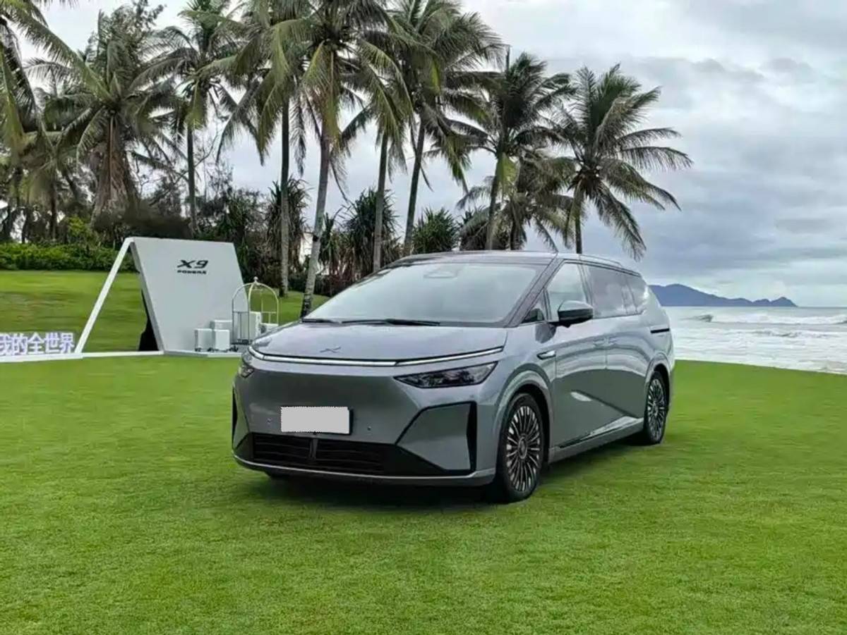 小鵬X9增程版內飾發布!全新方向盤,三排座椅可翻轉,年內上市