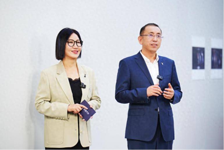 沉浸式體驗嵐圖泰山座艙:AI讀懂你的身體,鴻蒙聽懂你的心聲