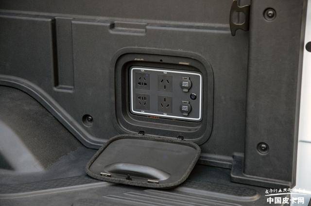 L2智駕、外放電、540°透明底盤……國產皮卡這些配置已成主流