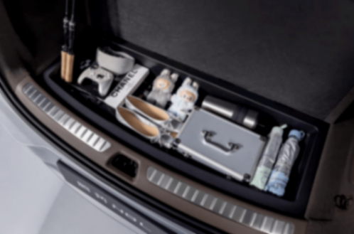 差11萬!比亞迪新車上市,理想L9車主直拍大腿,連充電都能輸?