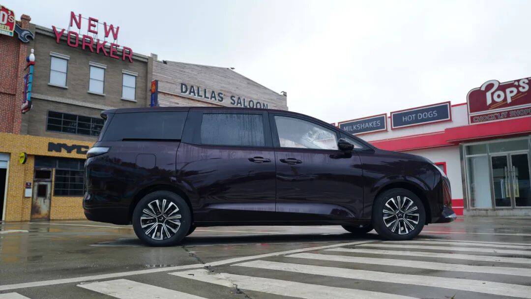 10萬級家用MPV新伙伴,靜態(tài)體驗星光730