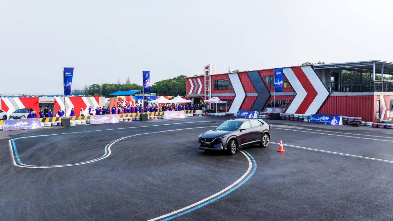 王心凌空降助陣!長(zhǎng)安馬自達(dá)2025粉絲盛典開(kāi)啟電動(dòng)化新篇章