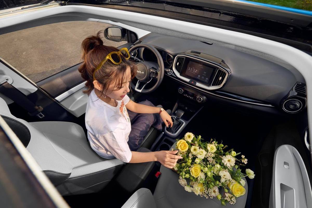 新增配色 起亞2026款奕跑上市頂配補貼價6.48萬