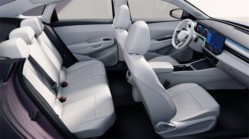 累計(jì)熱銷(xiāo)650萬(wàn)臺(tái),最新款朗逸依然是“國(guó)民家轎”嗎?