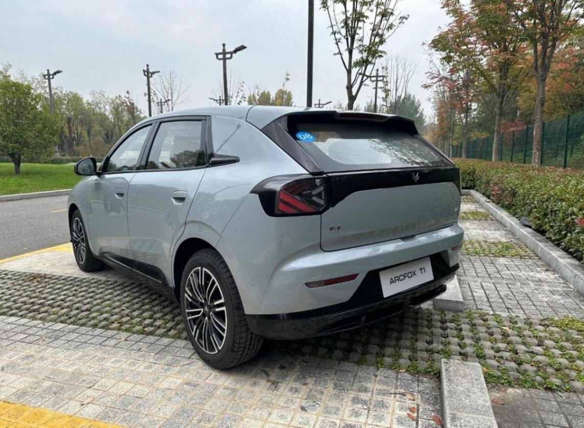 深度試駕極狐T1,A0級純電市場的價值破局者