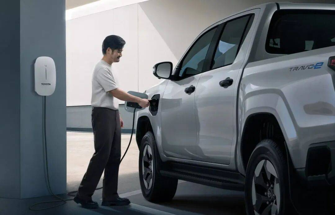 “皮卡之王”全新換代,燃油+混動+純電全都有,發家致富神器!