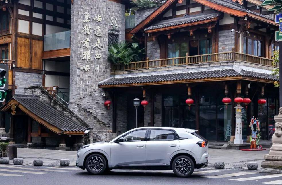 “全能選手”破圈記 :深度試駕極狐T1