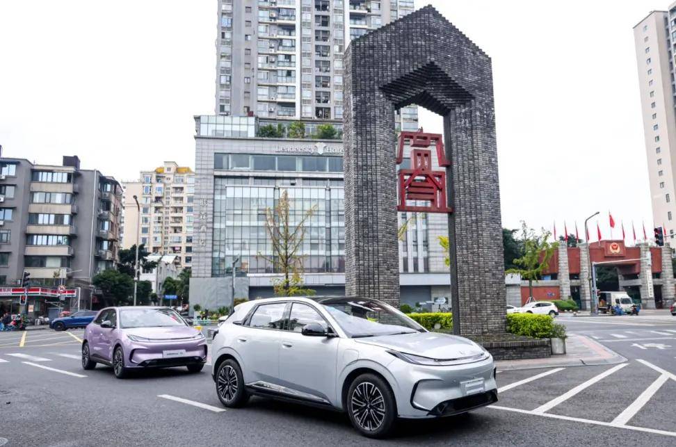 “全能選手”破圈記 :深度試駕極狐T1