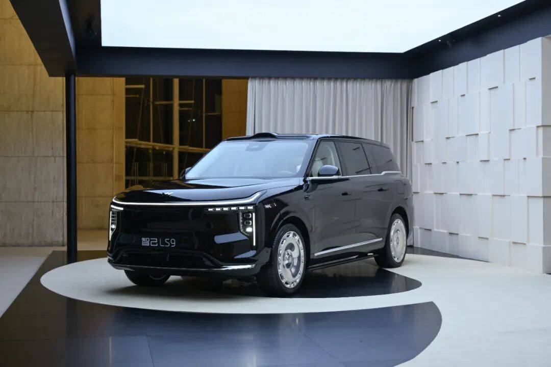 當(dāng)“9”系SUV卷到年底,智己LS9為何還能爆款?