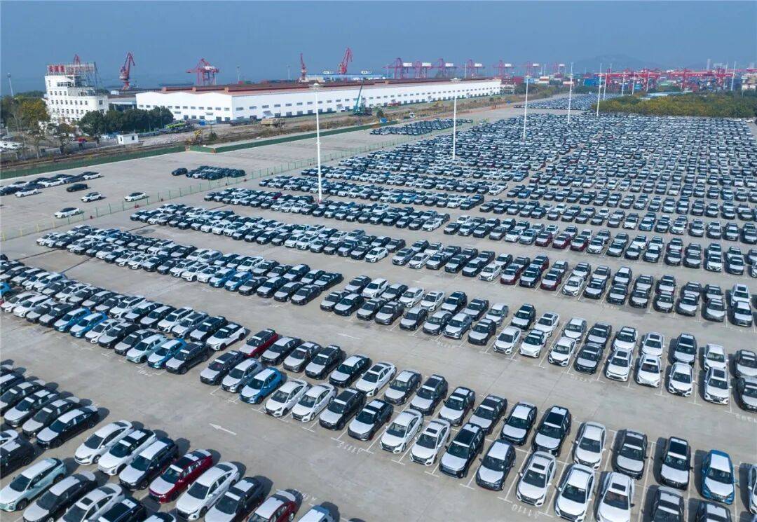 今年汽車銷量將超3400萬輛;一汽入股零跑或年內(nèi)簽約;比亞迪召回超8萬輛秦PLUS;新款蒙迪歐即將上市;又一新勢力赴港IPO