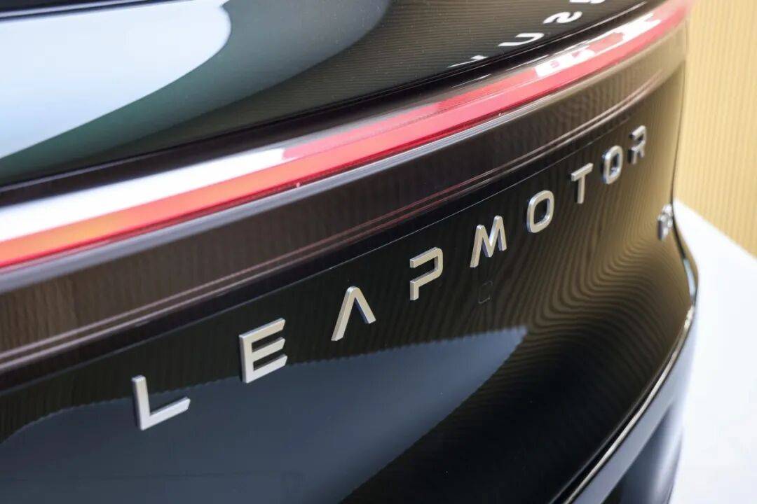 今年汽車銷量將超3400萬輛;一汽入股零跑或年內(nèi)簽約;比亞迪召回超8萬輛秦PLUS;新款蒙迪歐即將上市;又一新勢力赴港IPO