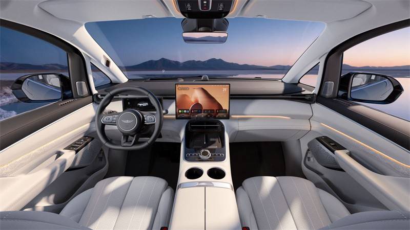 吉利銀河V900通過(guò)AI賦能重新定義為“先進(jìn)”體驗(yàn),并精準(zhǔn)嵌入一個(gè)高價(jià)值產(chǎn)品(旗艦MPV)中