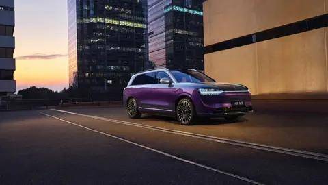 問界M9頻繁“被對標”背后:以技術(shù)范式革命,定義新豪華汽車標桿