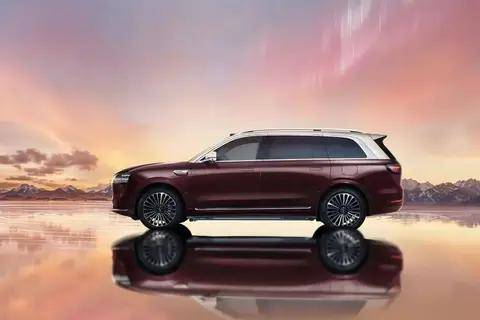 問界M9頻繁“被對標”背后:以技術(shù)范式革命,定義新豪華汽車標桿