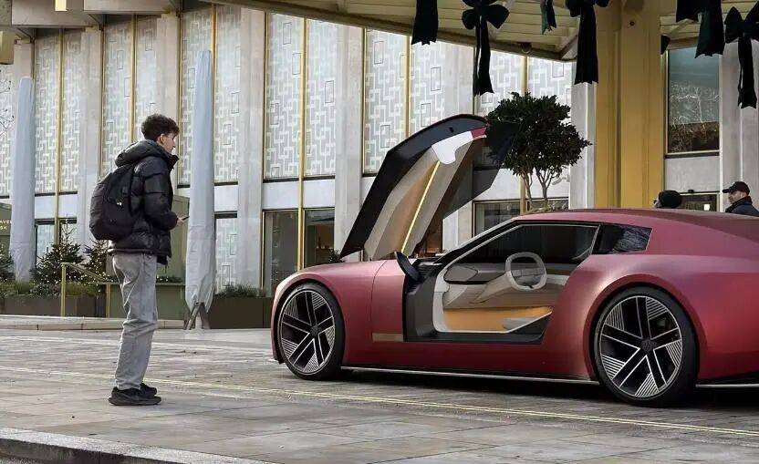 捷豹亮相Type 00全新配色,連Chiron與庫里南都相形見絀