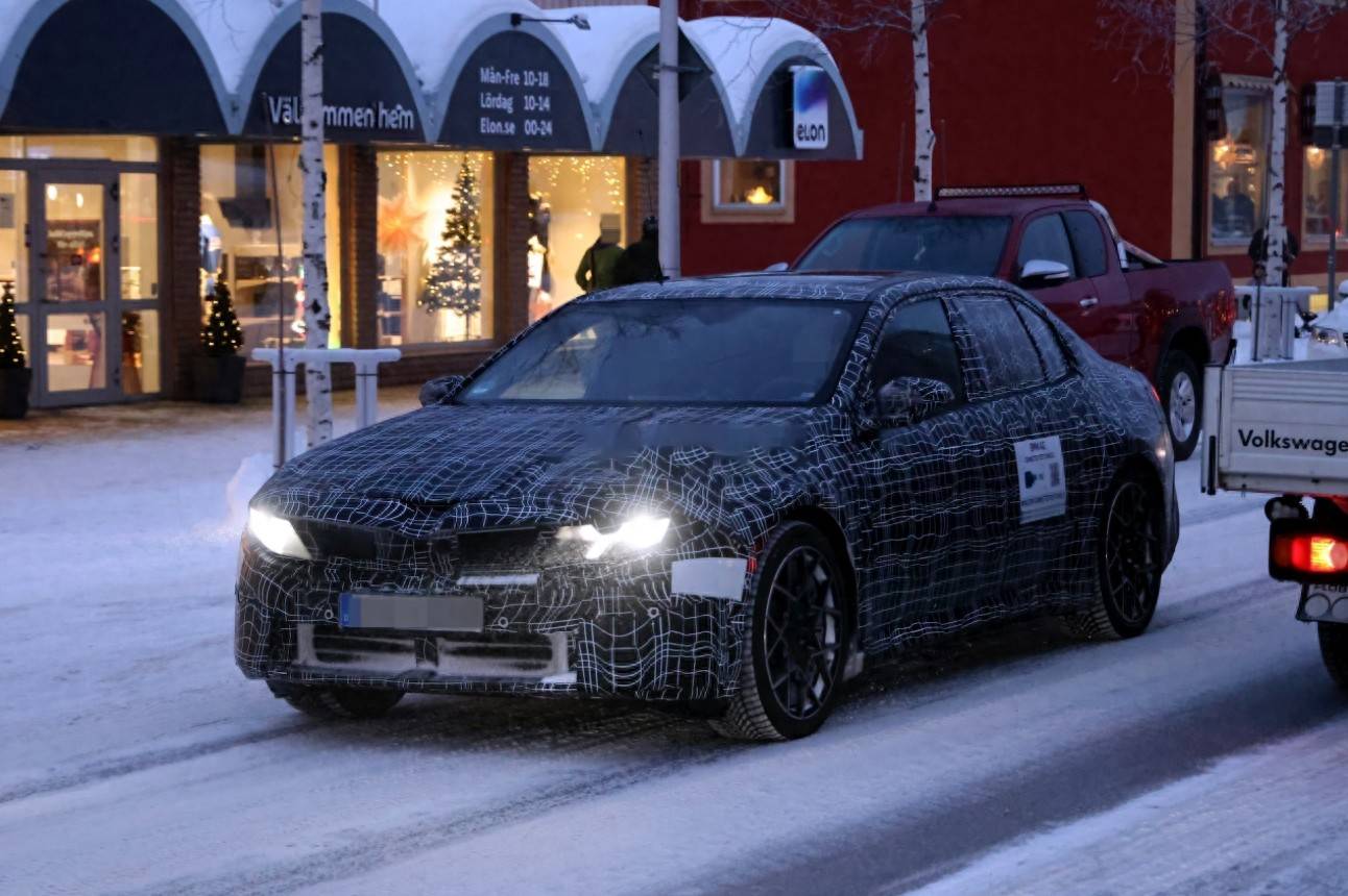 車頭線條清晰可見 新一代寶馬i3低溫測試諜照曝光