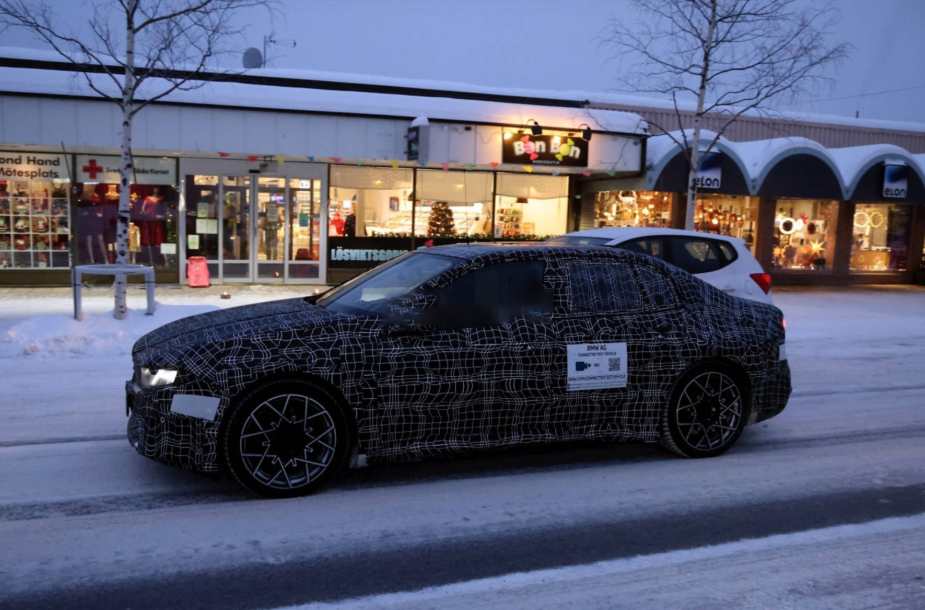 車頭線條清晰可見 新一代寶馬i3低溫測試諜照曝光